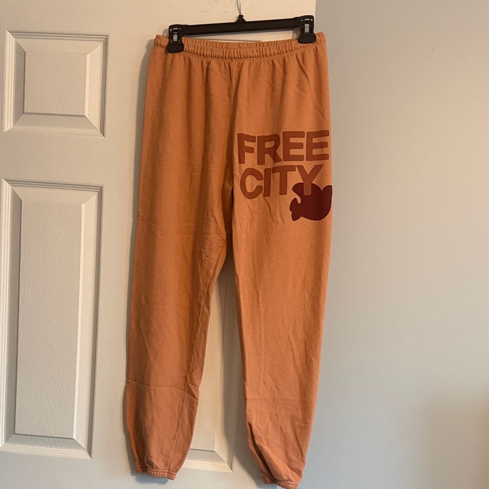 Freecity peach sweatpants size Small new
